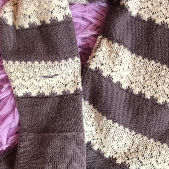 Bundle of Cherokee 5T pretty sweaters - Picture 9 of 9